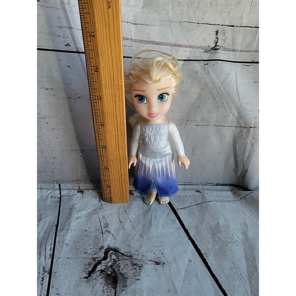 Disney Princess Petite Elsa Frozen 6in Doll Jakks Pacific - Picture 4 of 7